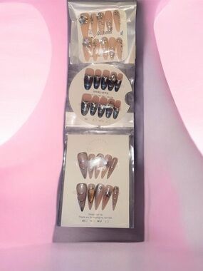 Press-On Stiletto Nail Set with Nude and Metallic Accents/Medium
